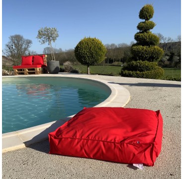 Coussin de bord de piscine et pouf de terrasse ou de jardin
