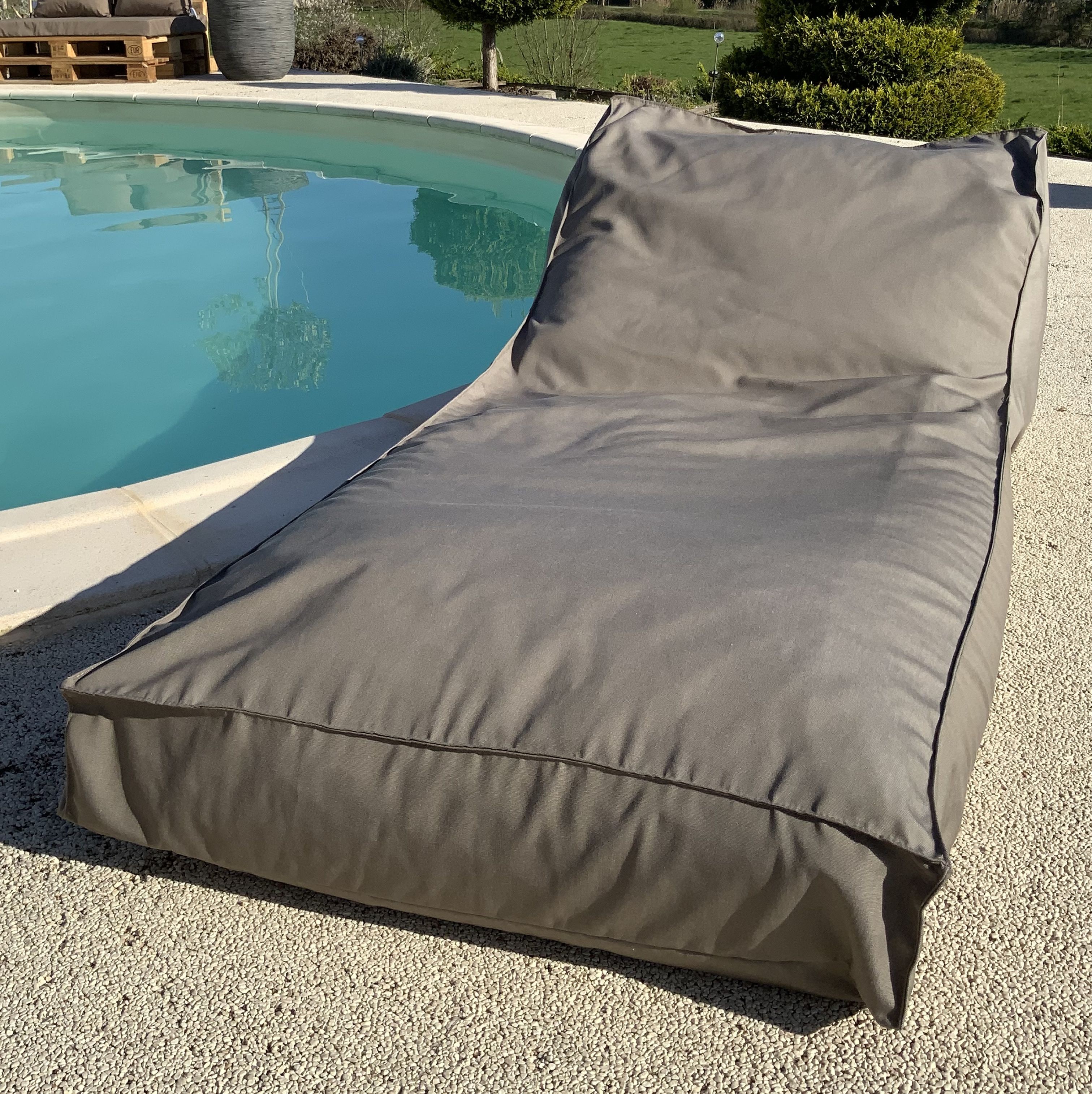 Photo du pouf Transat en coloris taupe